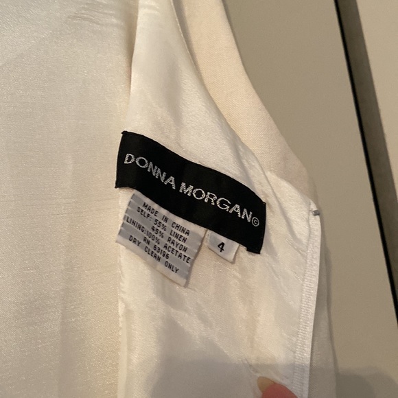 Donna Morgan Size 4. White Dress with sewn and bead details. - Picture 5 of 5